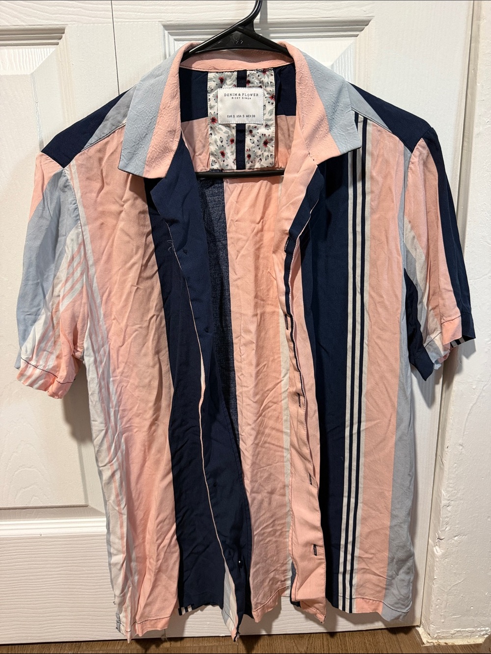 Men's Short Sleeve Vertical Stripe Shirt - Pink & Navy